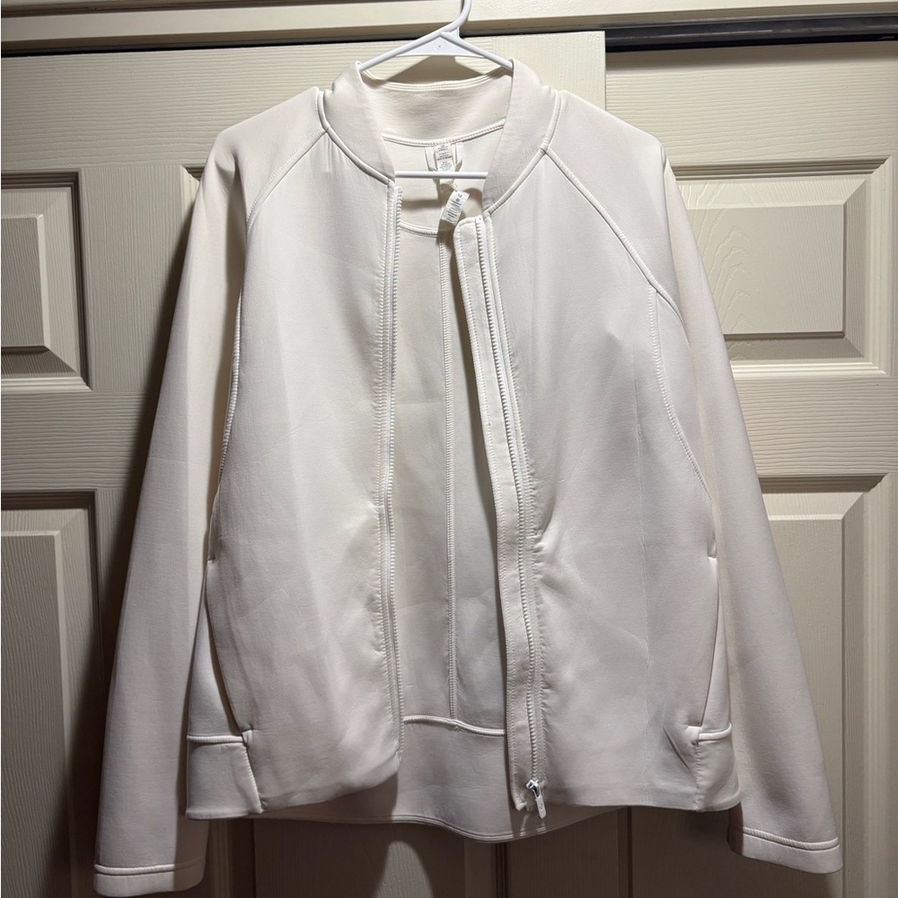 Lululemon Size 10 Cream Zip Jacket Athletic Training Layer Full Zip